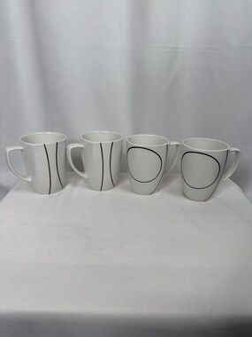Corral White Mugs with Black Line and Circle Design - Set of 4